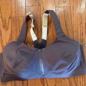 NWT Victoria Secret Sports Bra, Size 38DD